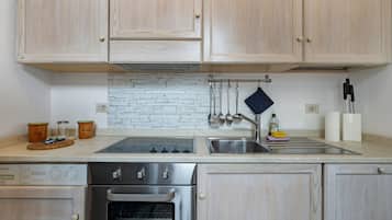 Refrigerador, horno, placa de cocina, lavavajillas