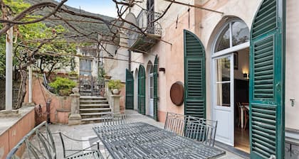 Pet-Friendly Apartment Quadrilocale Camelot with Mountain View, Balcony & Wi-Fi
