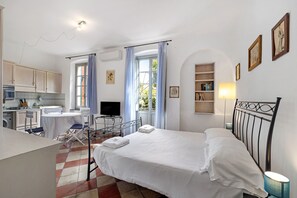 1 Schlafzimmer, Bügeleisen/Bügelbrett, kostenloses WLAN, Bettwäsche
