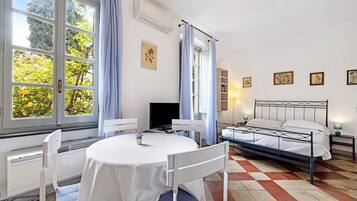 1 chambre, fer et planche Ă repasser, Wi-Fi gratuit, draps fournis