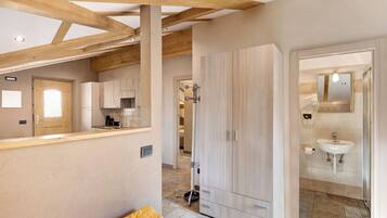 Dusche, Haartrockner, HandtĂŒcher