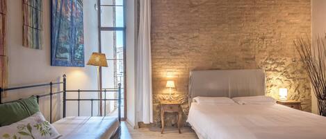 Bügeleisen/Bügelbrett, kostenloses WLAN, Bettwäsche