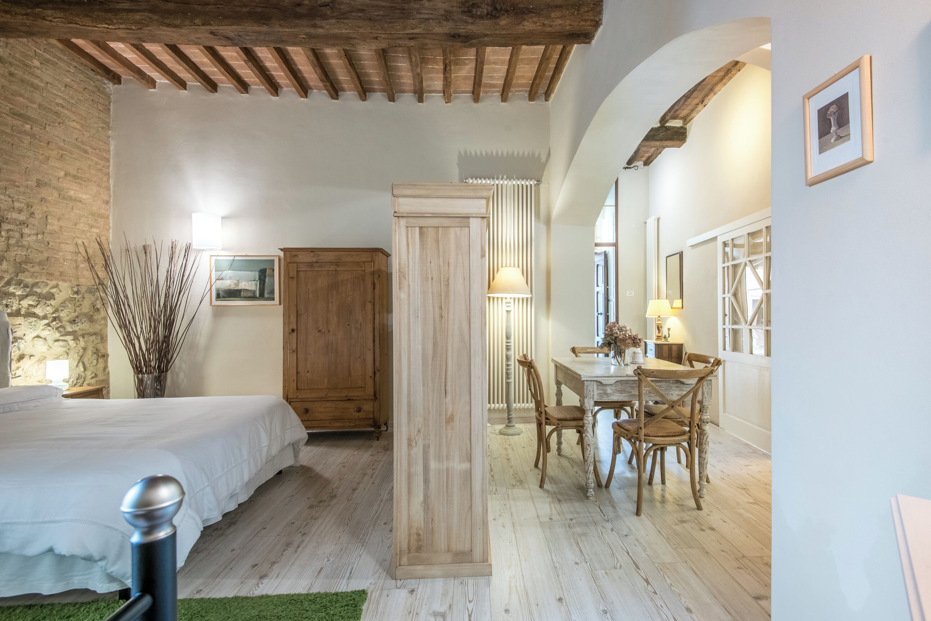 Bügeleisen/Bügelbrett, kostenloses WLAN, Bettwäsche