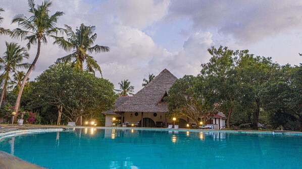 Outdoor pool - Stay.Plus Kivulini Cottages Diani Beach (Diani Beach)