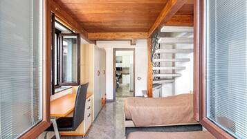 2 makuuhuonetta, silitysrauta/-lauta, ilmainen Wi-Fi, vuodevaatteet