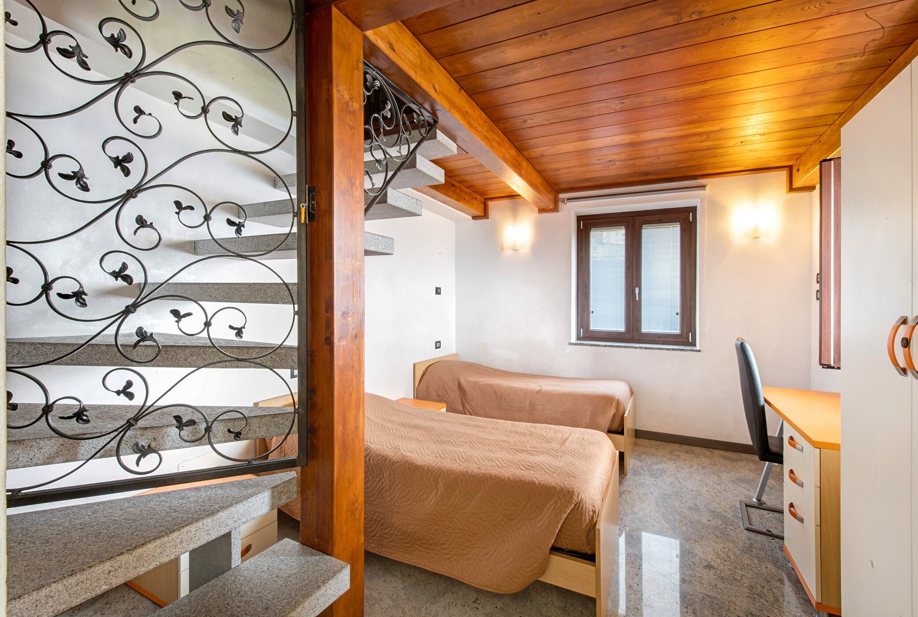 2 habitaciones, tabla de planchar con plancha y wifi gratis 
