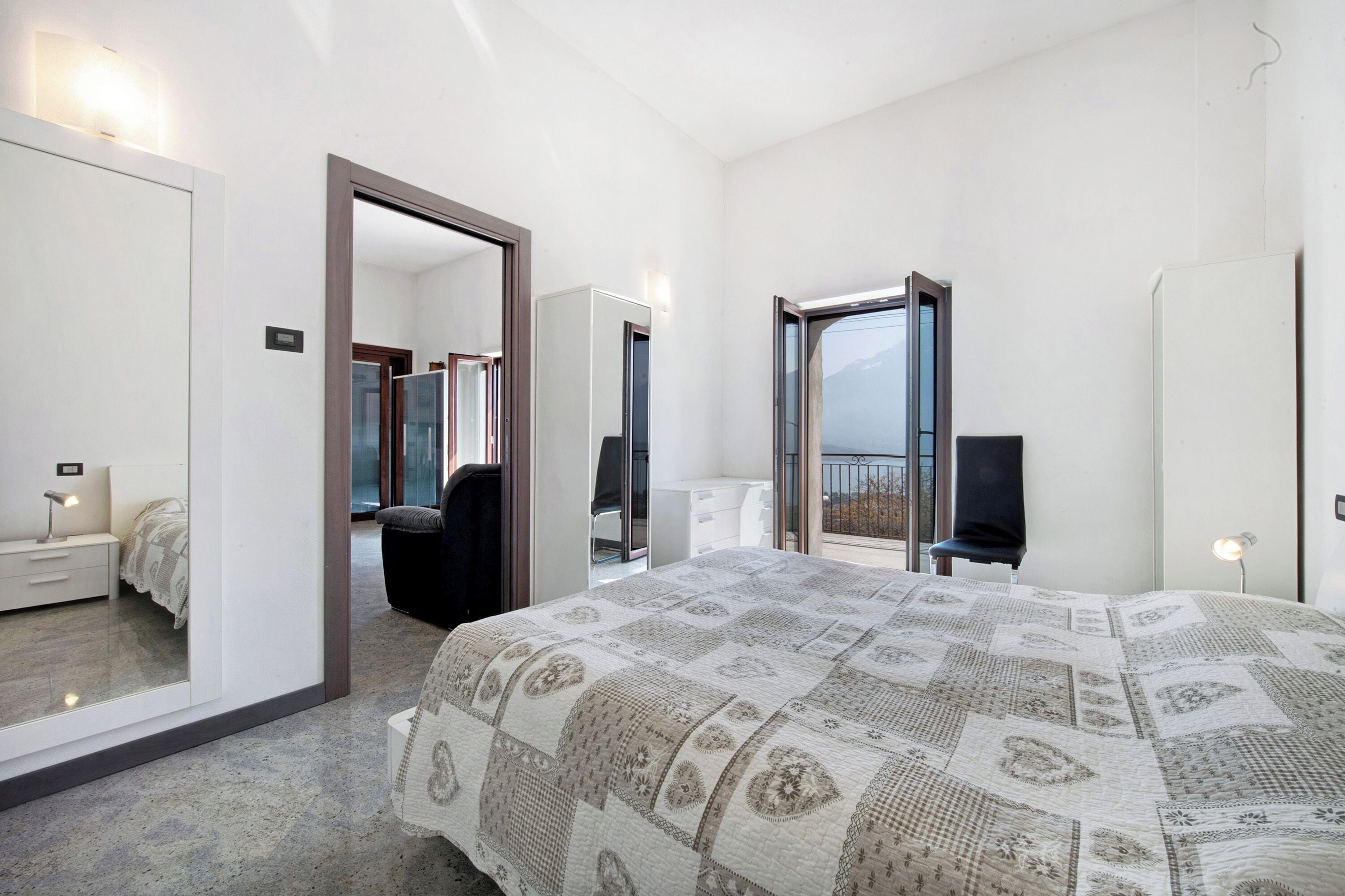 2 habitaciones, tabla de planchar con plancha y wifi gratis 