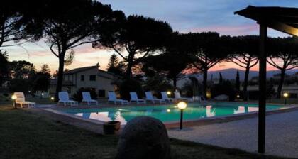 Apartment "Aurora" with Garden, Shared Pool & Wi-Fi