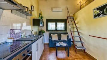 Refrigerador, microondas, horno, placa de cocina