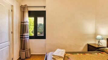 4 chambres, fer et planche Ă repasser, Wi-Fi gratuit, draps fournis