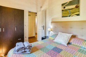 2 bedrooms, iron/ironing board, free WiFi, bed sheets - Holiday Home 'Castell del Montgrí Amunt' with Mountain Views and Wi-Fi (Torroella de Montgrí)