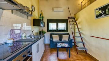 KylskÄp, mikrovÄgsugn, ugn och spishÀll