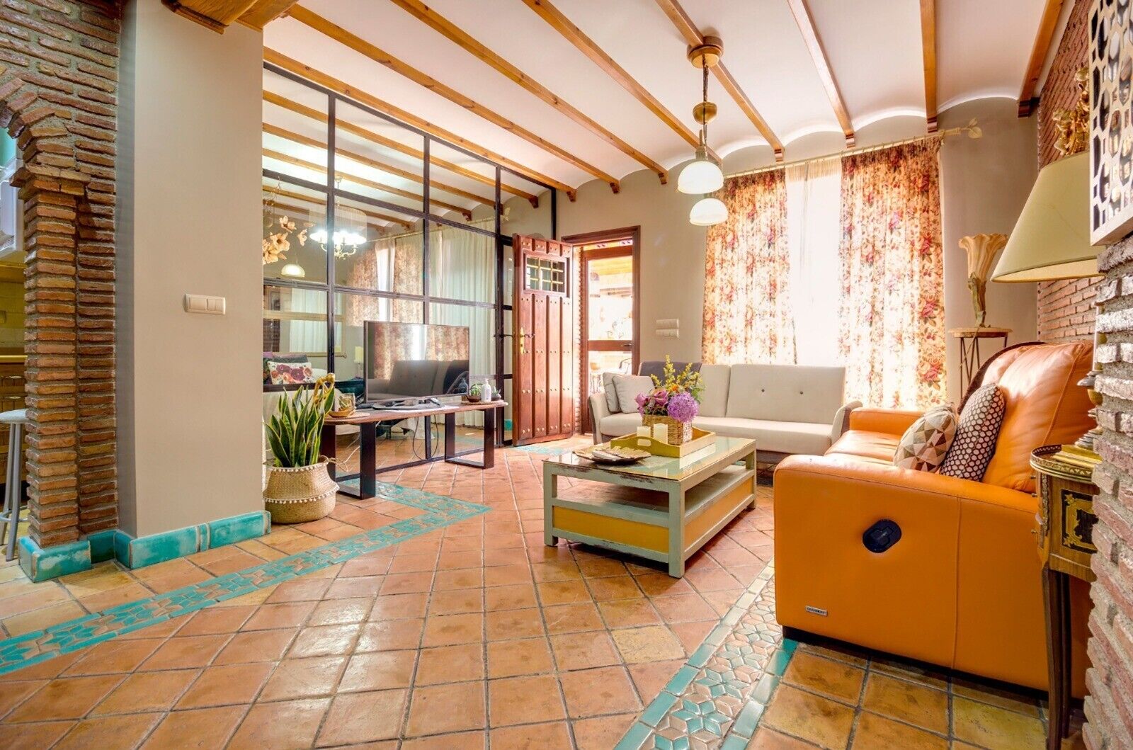 Een televisie en een dvd-speler