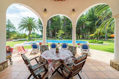 Holiday home for families with swimming pool, tennis court & many other facilities