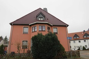 Exterior - Vacation apartment at the Museum of Technology - Ferienwohnungen am Technikmuseum (Dessau-Roßlau)