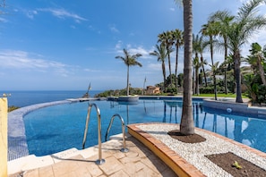 Pool - Holiday Home 'Casa Encontrada' with Shared Pool & Wi-Fi (Almunecar)