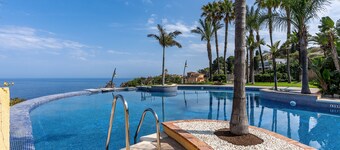 Holiday Home 'Casa Encontrada' with Shared Pool & Wi-Fi