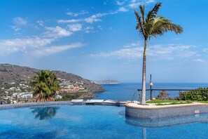 Pool - Holiday Home 'Casa Encontrada' with Shared Pool & Wi-Fi (Almunecar)
