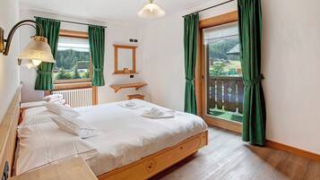 2 bedrooms, free WiFi, bed sheets, wheelchair access