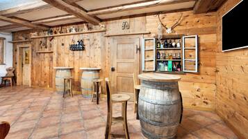 Bar (in der Unterkunft)