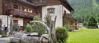 Apartment "Larice Chalet Cambra" with Mountain View, Terrace & Garden