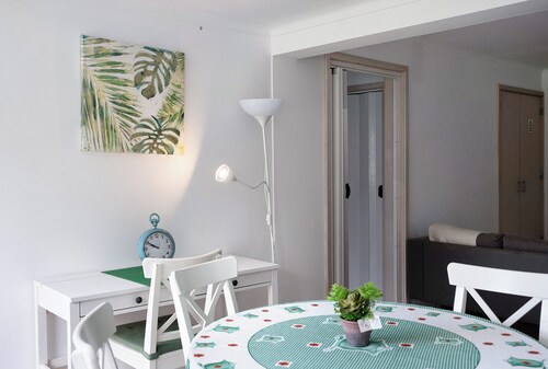 Holiday Home 'Casa da Batalha' with Garden, Open Terrace & Wi-Fi