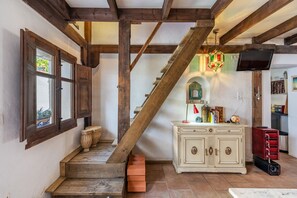 Interior - Pet-Friendly Cottage 'Casa Escondida' with Mountain View, Pool & Wi-Fi (Albuñuelas)