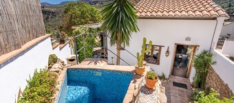 Pet-Friendly Cottage 'Casa Escondida' with Mountain View, Pool & Wi-Fi