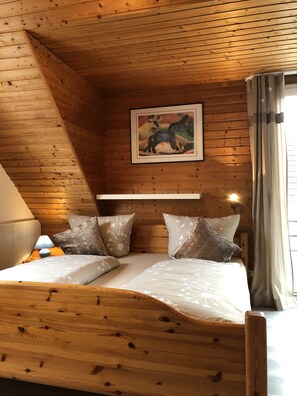 2 quartos, berço de viagem, Wi-Fi de cortesia, roupa de cama