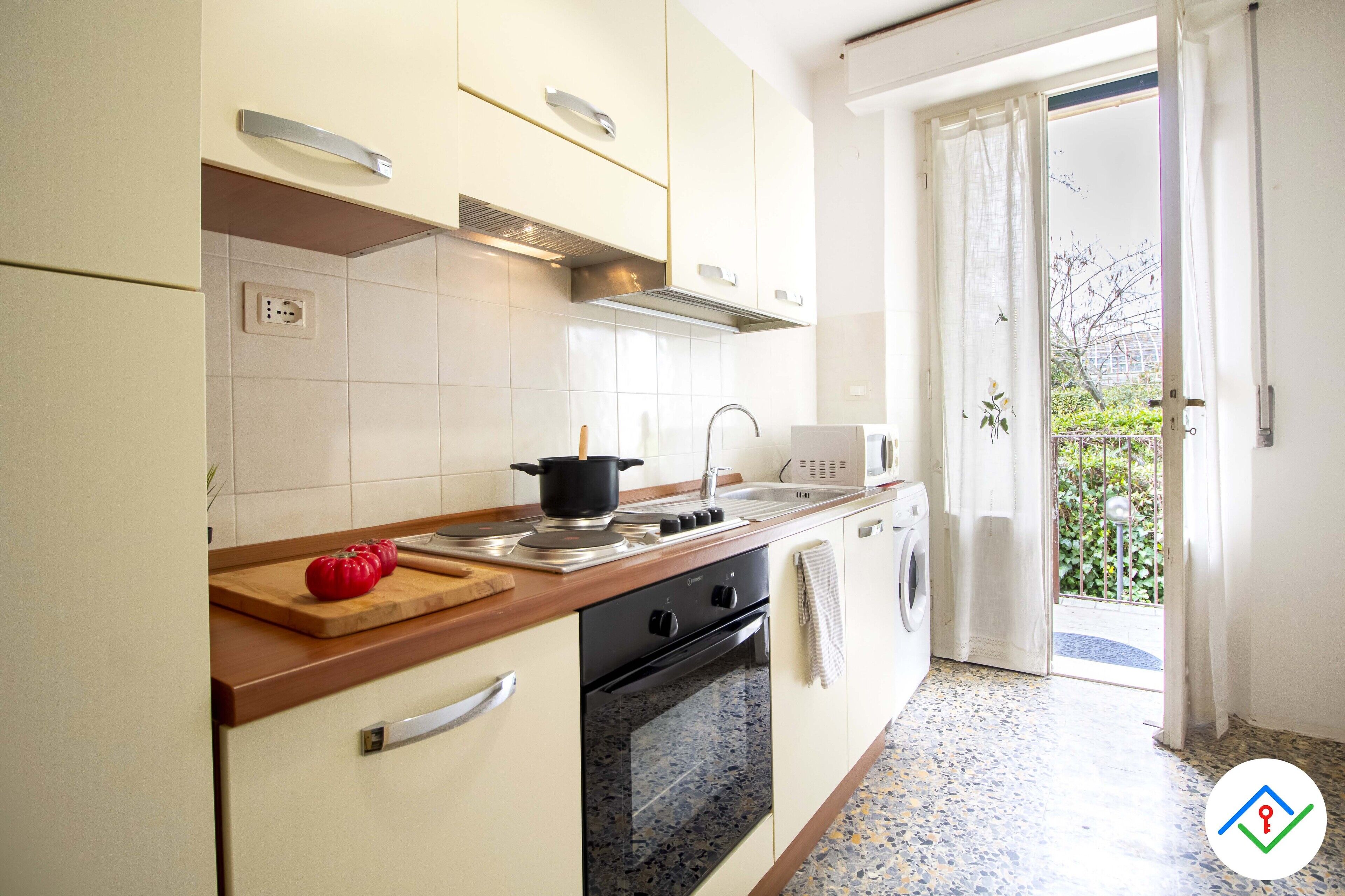 Sunny Corner Apartment