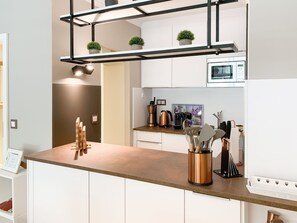 Fridge, microwave, oven, dishwasher