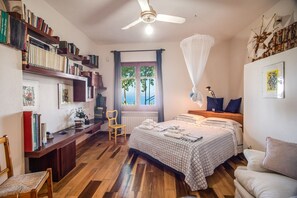 5 habitaciones, tabla de planchar con plancha y wifi gratis 