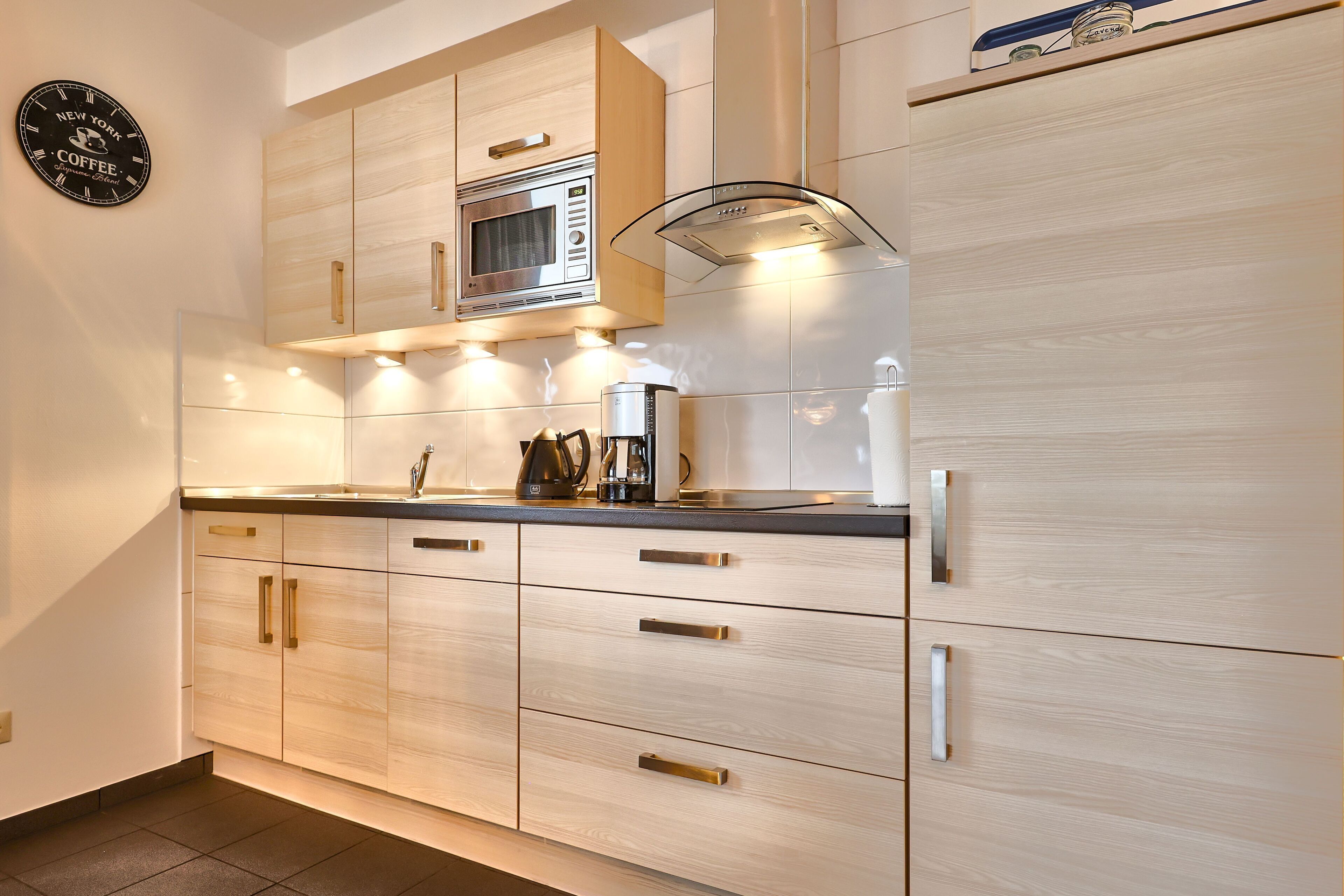 Kühlschrank, Mikrowelle, Geschirrspüler