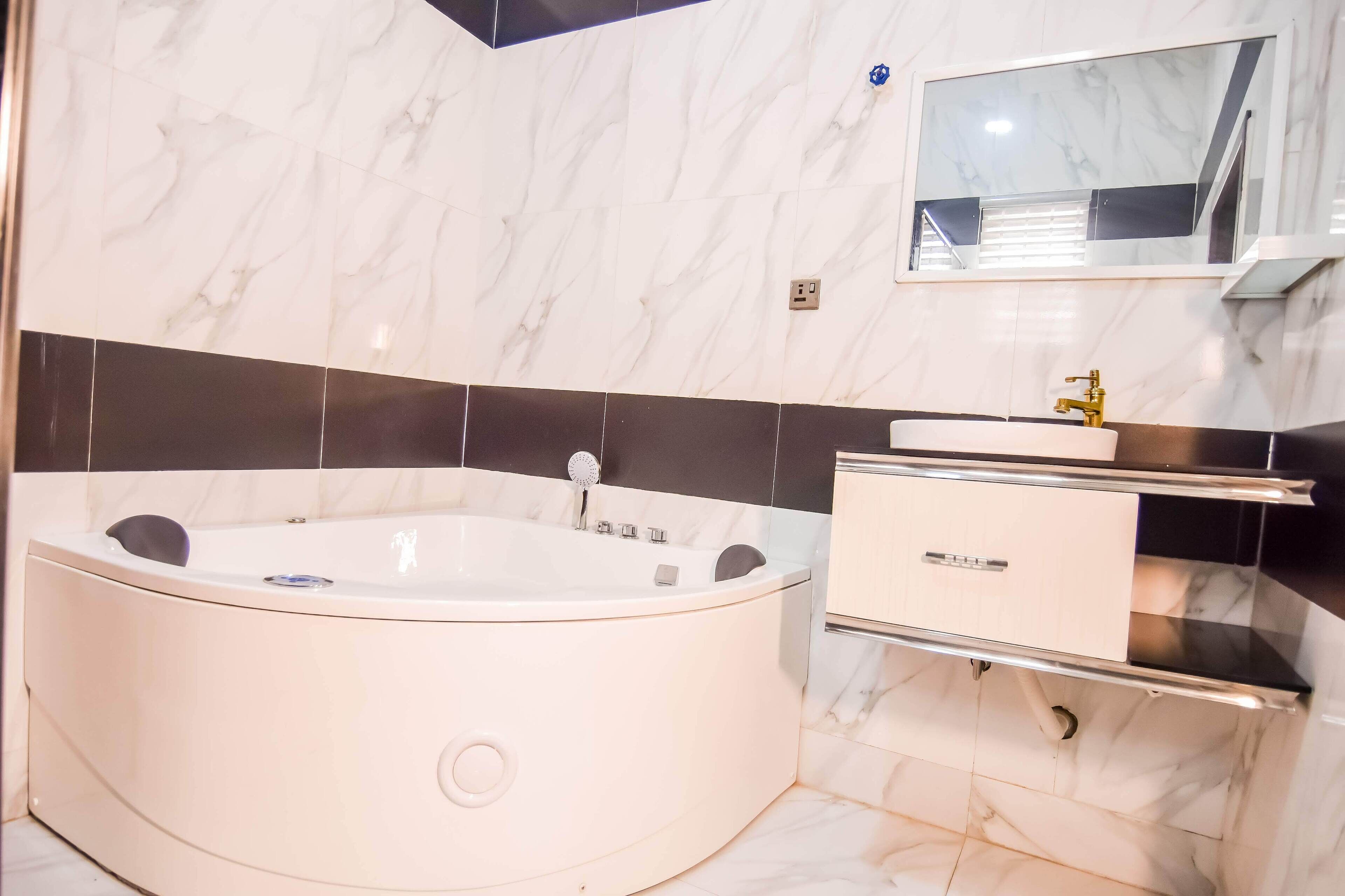 House | Bathroom | Separate tub and shower, deep soaking tub, towels