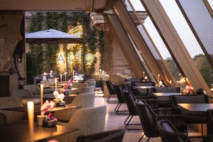 Bar (en el alojamiento)