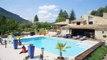 Piscine extérieure