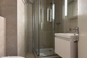 Bathroom - Charming Apartment in Sion old Town (Sion)