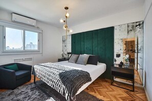 2 chambres, bureau, fer et planche à repasser, Wi-Fi gratuit