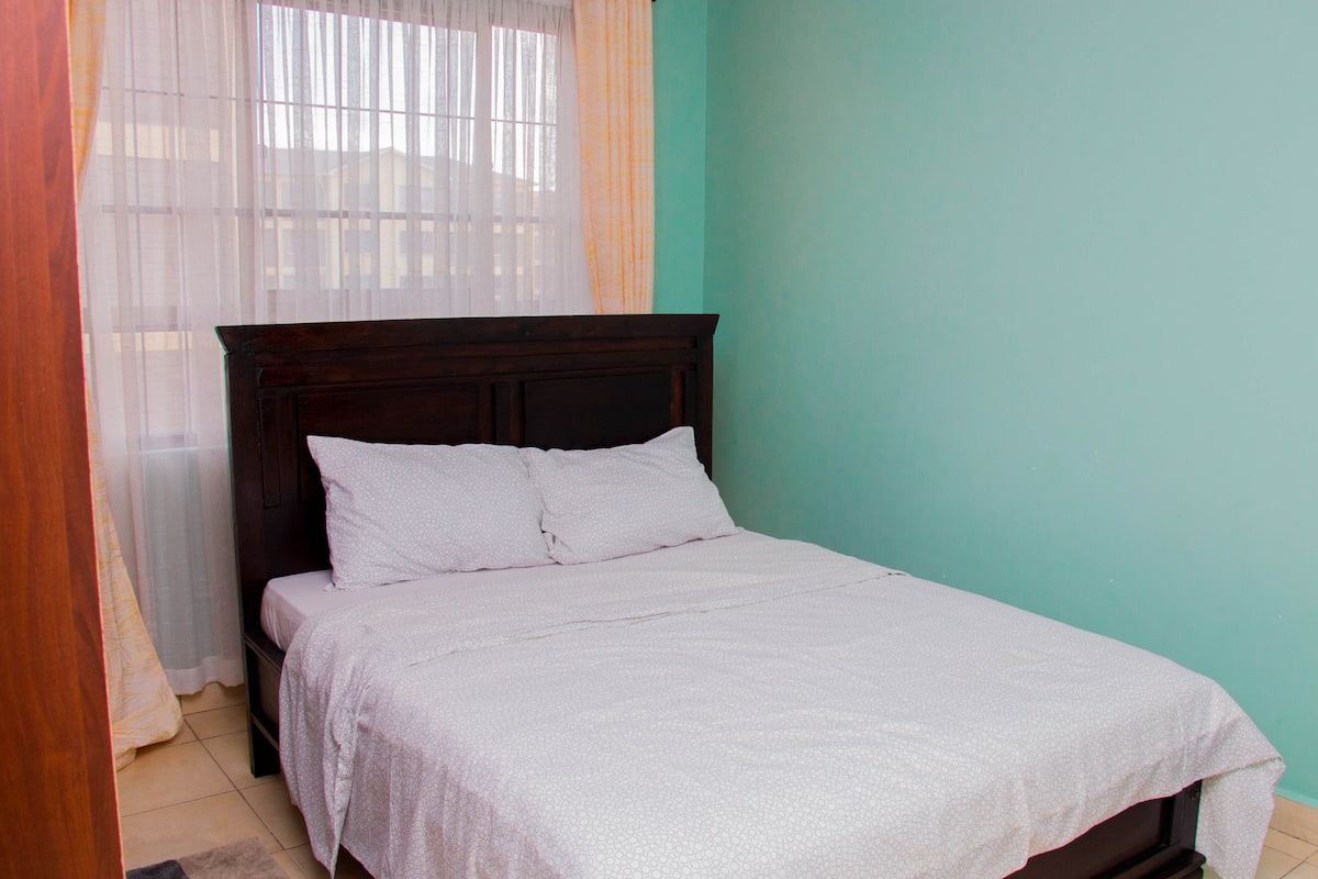 Family Apartment | 4 bedrooms, iron/ironing board, free WiFi