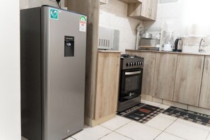 Private kitchen - Honey Dew Stays (Athi River)