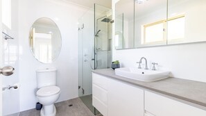 Bathtub