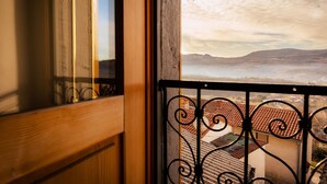 บ้านพักสำหรับครอบครัว, เตียงใหญ่ 1 เตียง และโซฟาเบด, ติดภูเขา (Charming Villa Irena Gem of Vipava) | ระเบียง