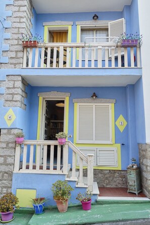 تفاصيل الفندق من الخارج