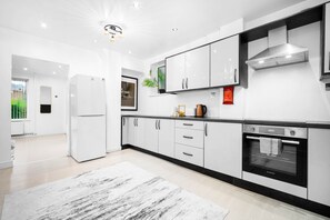 Mikrowelle, Ofen, Herdplatte, Espressomaschine