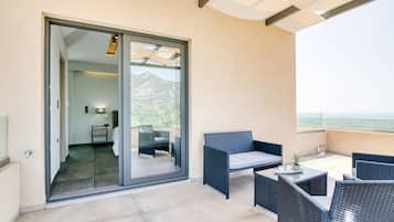 Family House, Multiple Bedrooms, 2 Bathrooms (Serenity Suites Sea View 1) | Terrace/patio