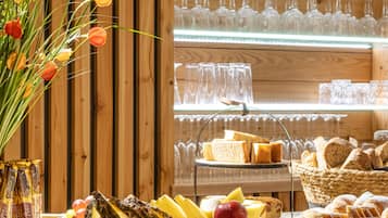 Daily buffet breakfast for a fee