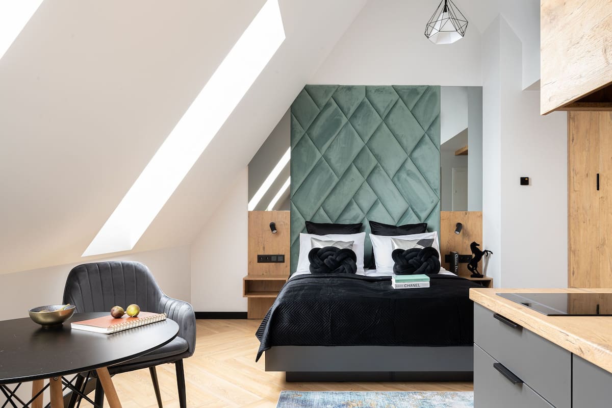 Suite estudio | Tabla de planchar con plancha, wifi gratis y ropa de cama