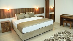 Superior Suite | Premium bedding, desk, laptop workspace, blackout drapes - Yaman Suite Hotel (Yomra)