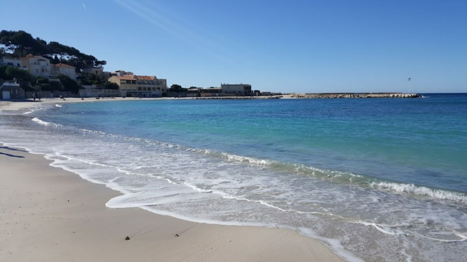 Beautiful apartment at the foot of the beaches and 15 minutes walk from the city center