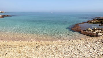Una spiaggia nelle vicinanze